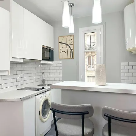 Appartement Eiffel Tower - For 4 *