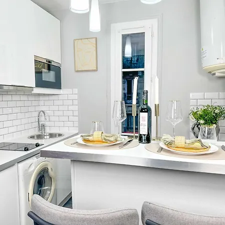 Eiffel Tower - For 4 *